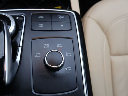 Used 2017 Mercedes-Benz GLS 450 image 22