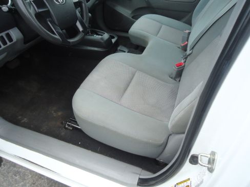 Used 2014 Toyota Tacoma image 9