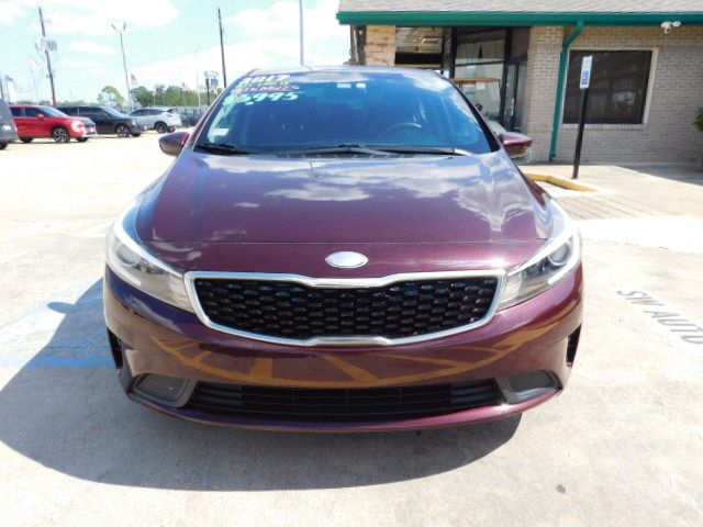 Used 2017 Kia Forte LX Sedan FWD image 3