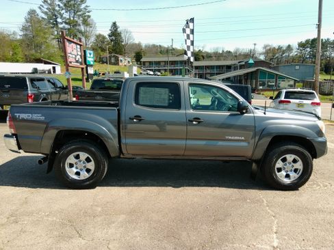 Used 2014 Toyota Tacoma SR5 image 1