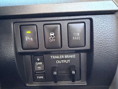 Used 2017 Toyota Tundra TRD Sport image 43