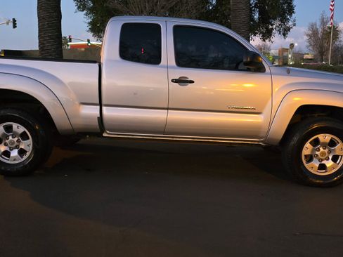 Used 2007 Toyota Tacoma PreRunner image 6
