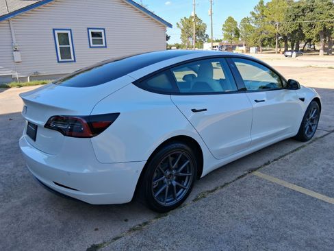 Used 2021 Tesla Model 3 Standard Range Plus RWD image 6