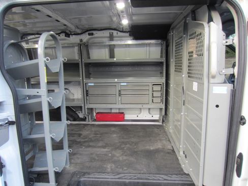 Used 2019 Ford Transit 150 XLT image 6