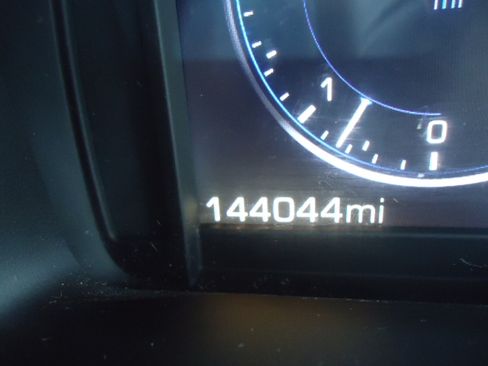 Used 2015 Cadillac Escalade Luxury image 19