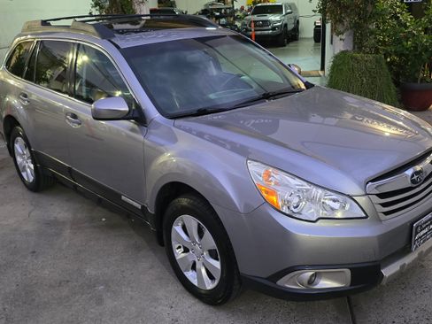 Used 2011 Subaru Outback 2.5i Limited image 37