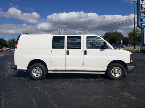 Used 2024 Chevrolet Express 2500 image 6