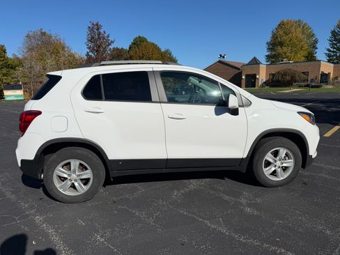 Used 2022 Chevrolet Trax LT image 8