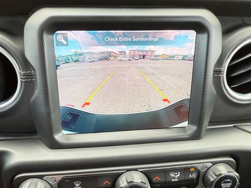 Used 2021 Jeep Gladiator Overland image 8