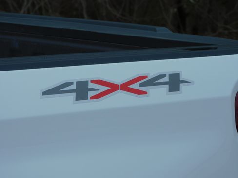 Used 2025 Chevrolet Silverado 1500 LT image 12