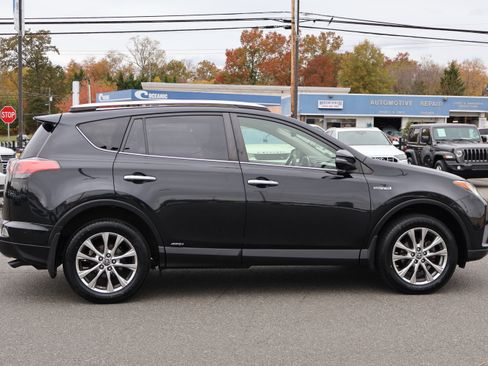 Used 2016 Toyota RAV4 Limited image 8