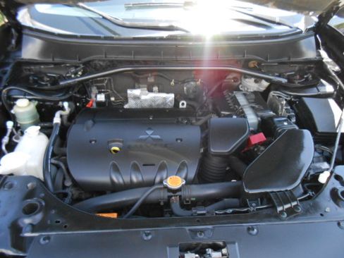 Used 2010 Mitsubishi Outlander 2WD ES image 14