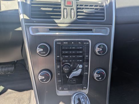 Used 2015 Volvo XC60 T6 Premier Plus image 4