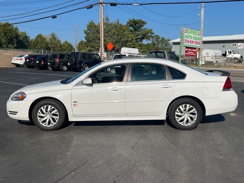Used 2011 Chevrolet Impala LS image 4