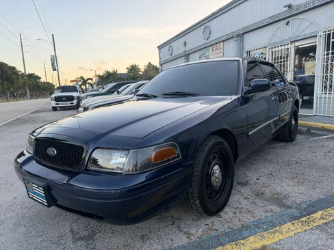Used 2006 Ford Crown Victoria Police Interceptor image 4