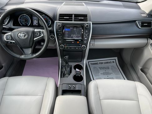Used 2016 Toyota Camry XLE image 3
