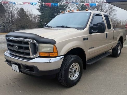 Used 2001 Ford F250 image 2