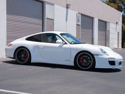 Used 2011 Porsche 911 Carrera GTS Coupe RWD image 9