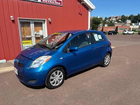 Used 2011 Toyota Yaris 2-Door Hatchback FWD image 2
