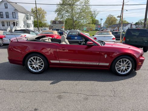 Used 2014 Ford Mustang RWD image 20