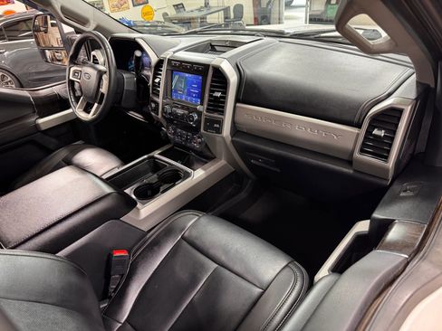 Used 2021 Ford F250 Lariat w/ Tremor Off-Road Package image 20