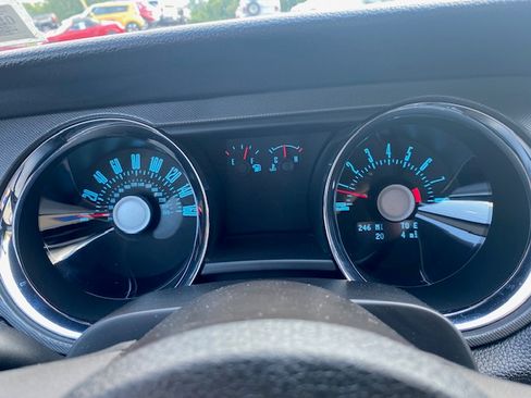 Used 2011 Ford Mustang Coupe RWD image 10