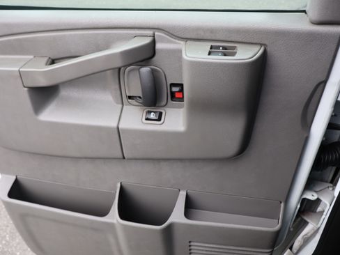 Used 2019 GMC Savana 2500 image 13