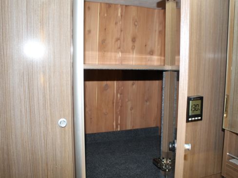 Used 2017 Mercedes-Benz Sprinter 3500 image 37