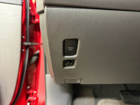 Used 2008 Toyota Solara SLE Convertible FWD image 9