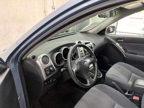 Used 2005 Toyota Matrix XR FWD image 9