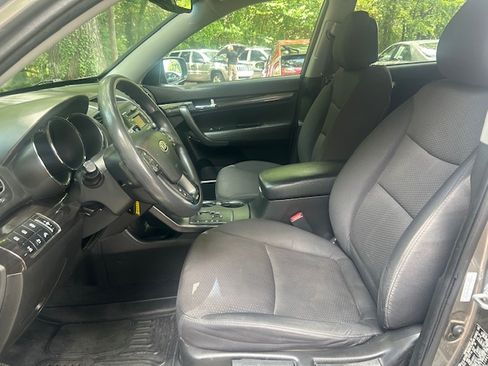 Used 2011 Kia Sorento AWD LX image 20