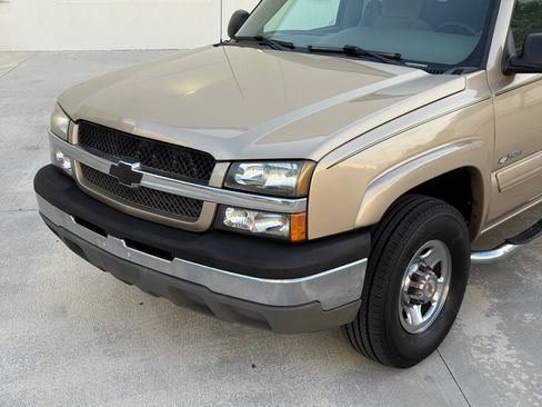 Used 2004 Chevrolet Silverado 2500 LS RWD image 20
