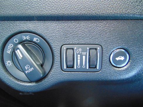 Used 2022 Dodge Charger GT image 12