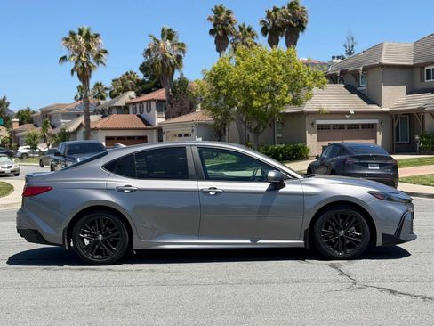 Used 2025 Toyota Camry Hybrid FWD image 5