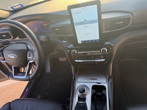 Used 2021 Ford Explorer ST image 10