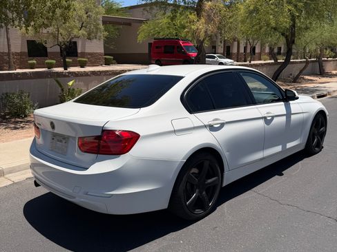 Used 2013 BMW 320i xDrive Sedan AWD/4WD image 7