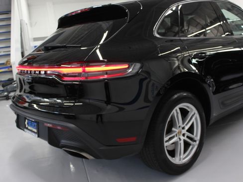 Used 2023 Porsche Macan UNAVAIL AWD/4WD image 8