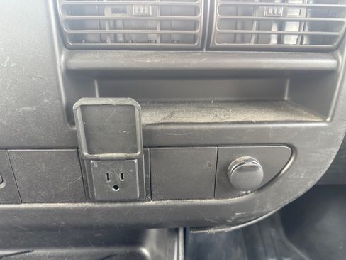 Used 2022 GMC Savana 2500 LT image 12