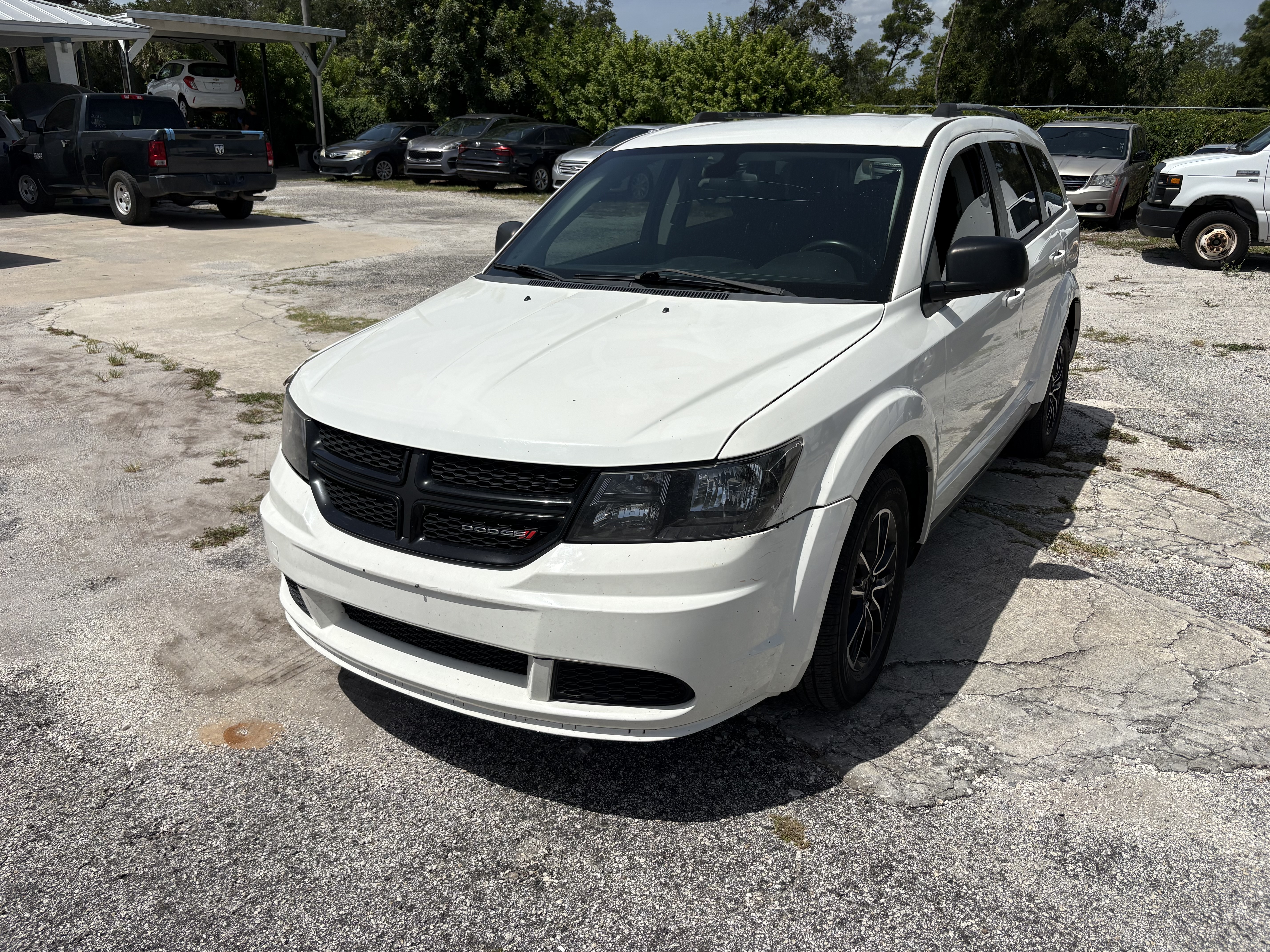Used 2018 Dodge Journey FWD SE image 1