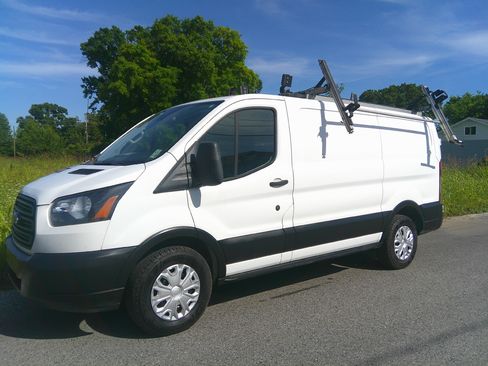 Used 2019 Ford Transit 150 XL RWD image 11