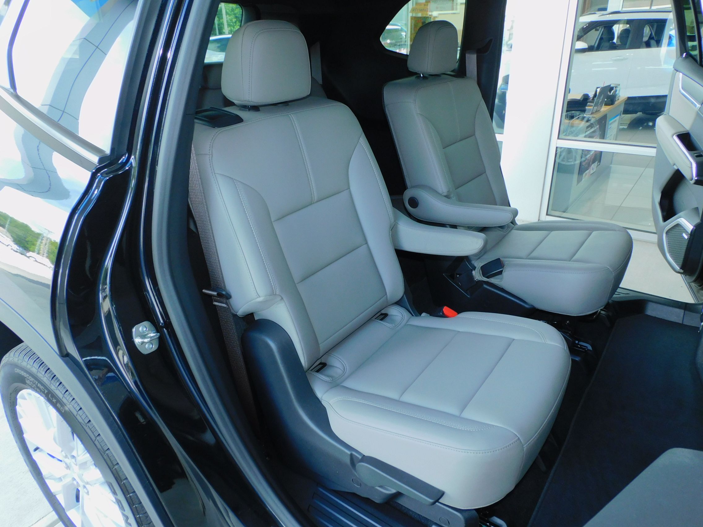 Used 2026 GMC Acadia FWD Elevation image 23
