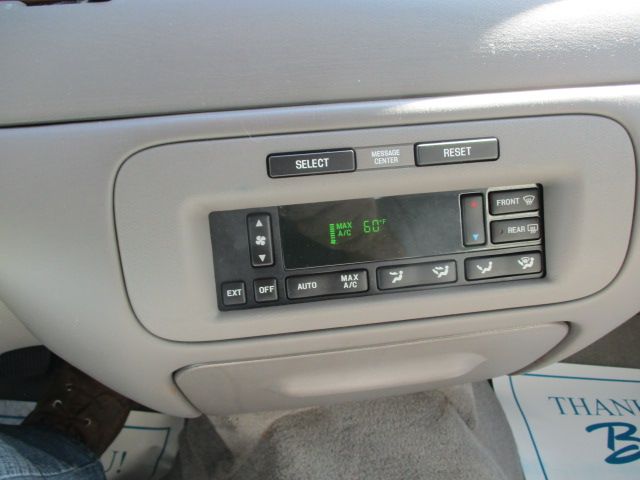 Used 2000 Lincoln Town Car Signature RWD image 31