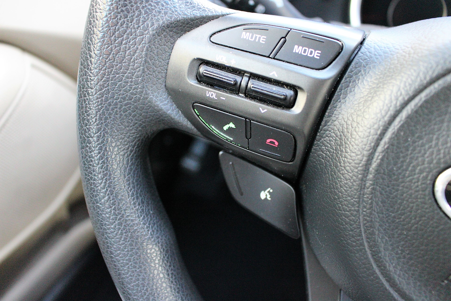 Used 2015 Kia Optima LX FWD image 25