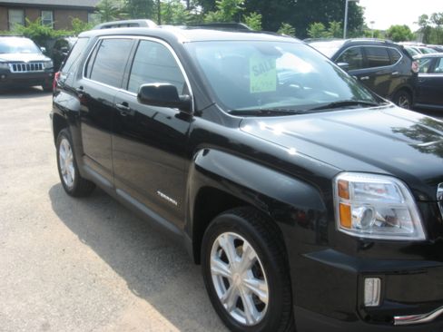 Used 2017 GMC Terrain AWD SLE w/ SLE-2 image 3