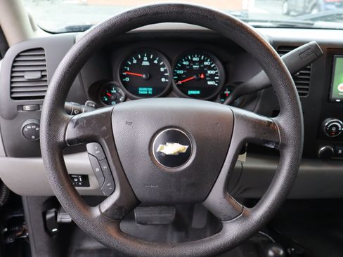 Used 2011 Chevrolet Silverado 1500 Classic W/T image 22