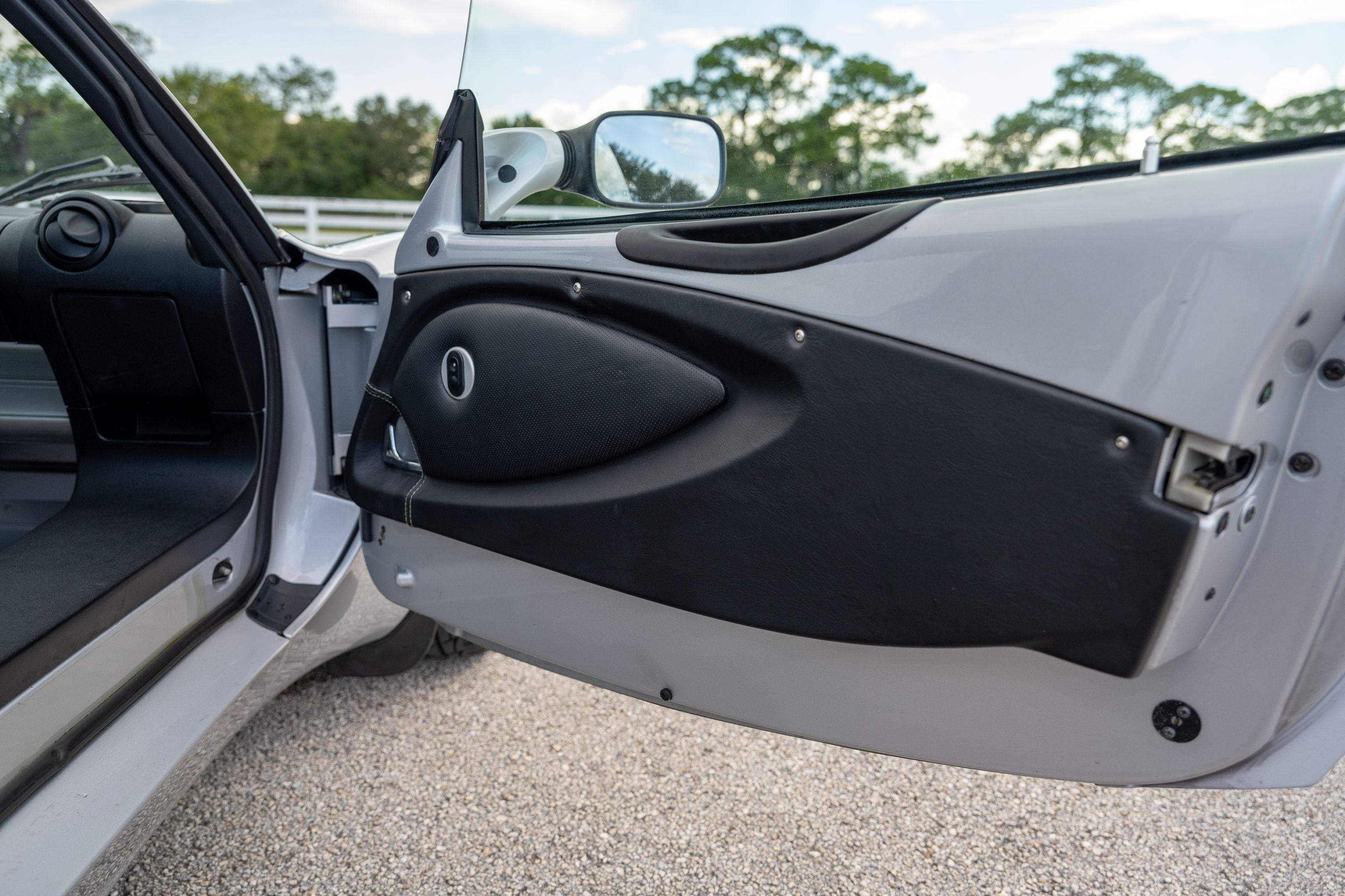 Used 2005 Lotus Elise w/ Touring Package RWD image 22
