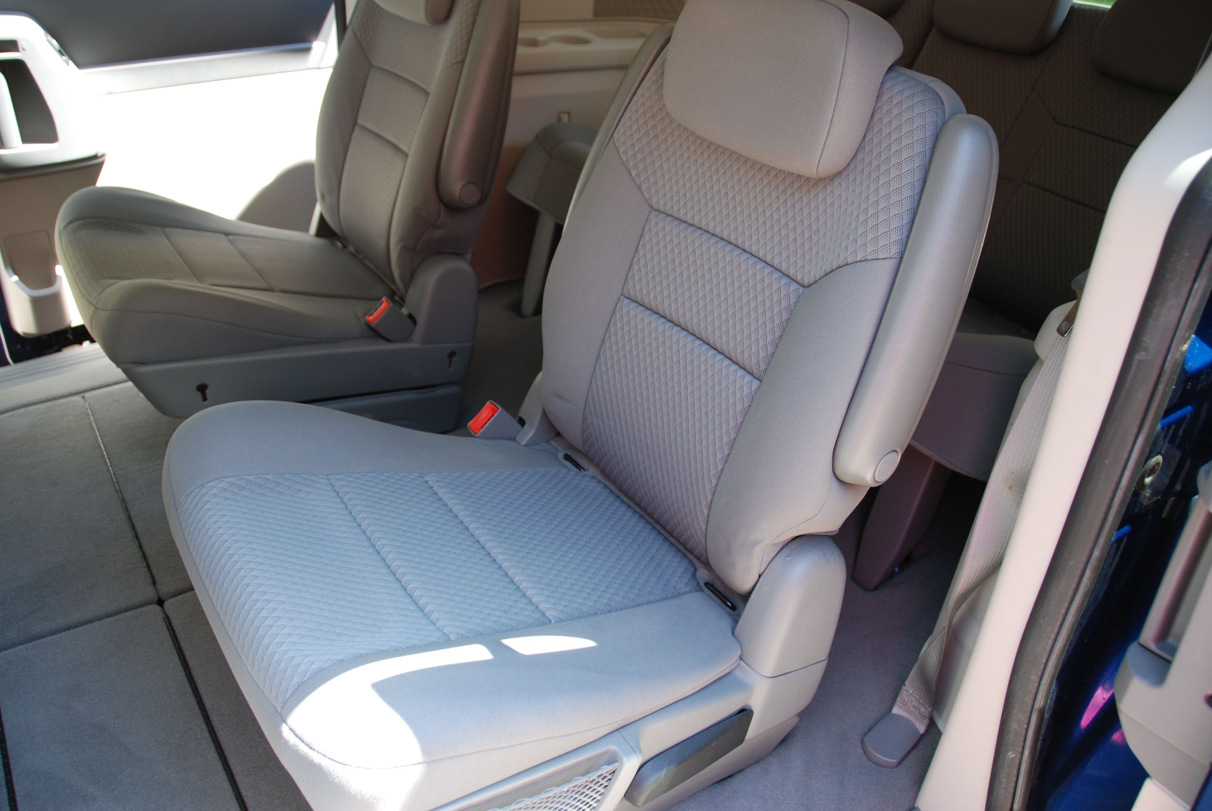 Used 2010 Dodge Grand Caravan SE FWD image 23