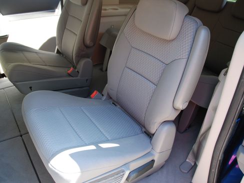 Used 2010 Dodge Grand Caravan SE FWD image 23