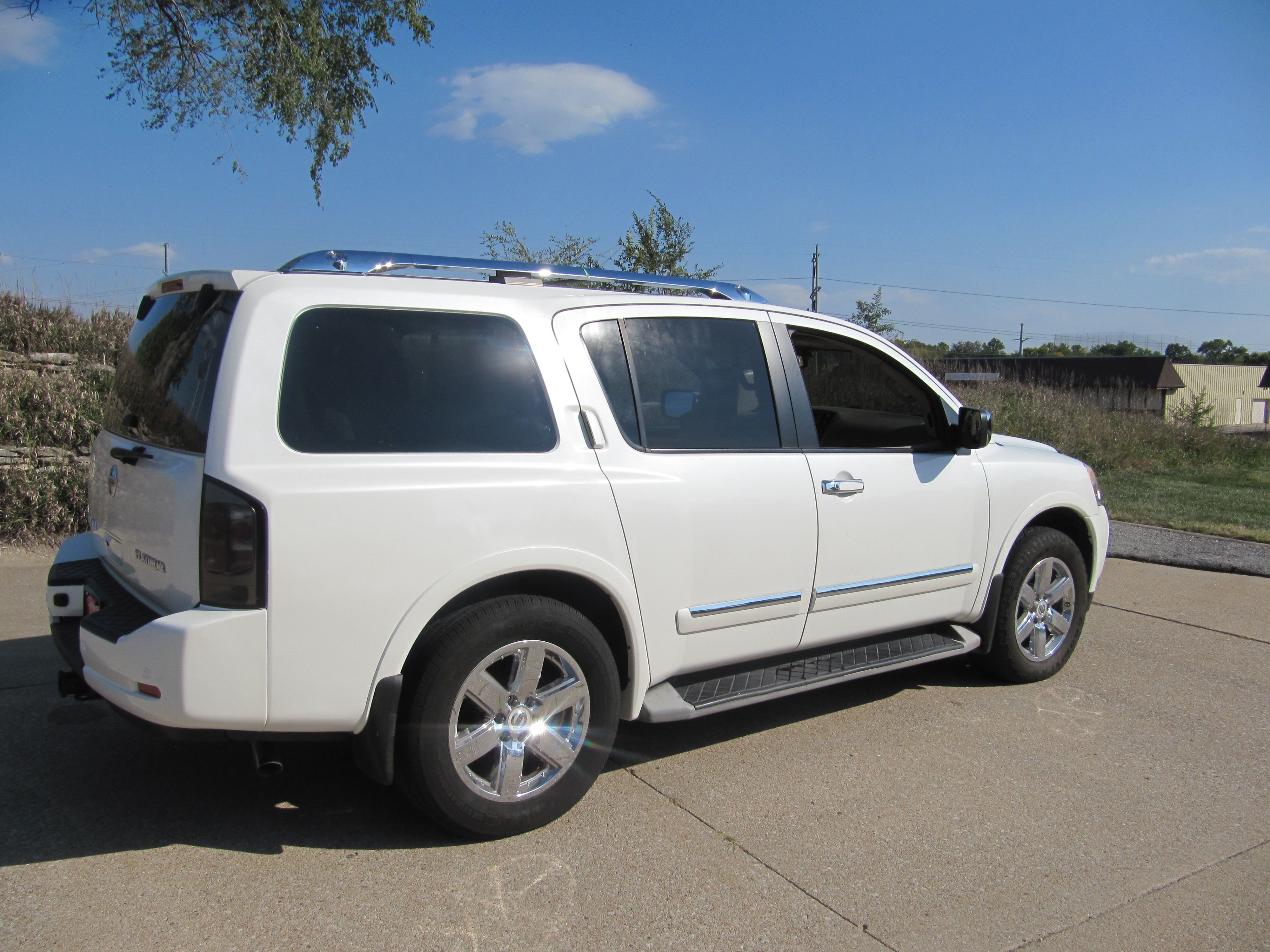 Used 2014 Nissan Armada Platinum AWD/4WD image 11