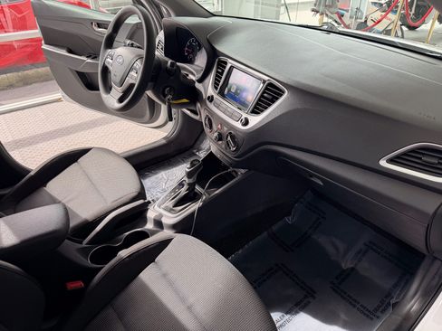 Used 2022 Hyundai Accent SEL image 13